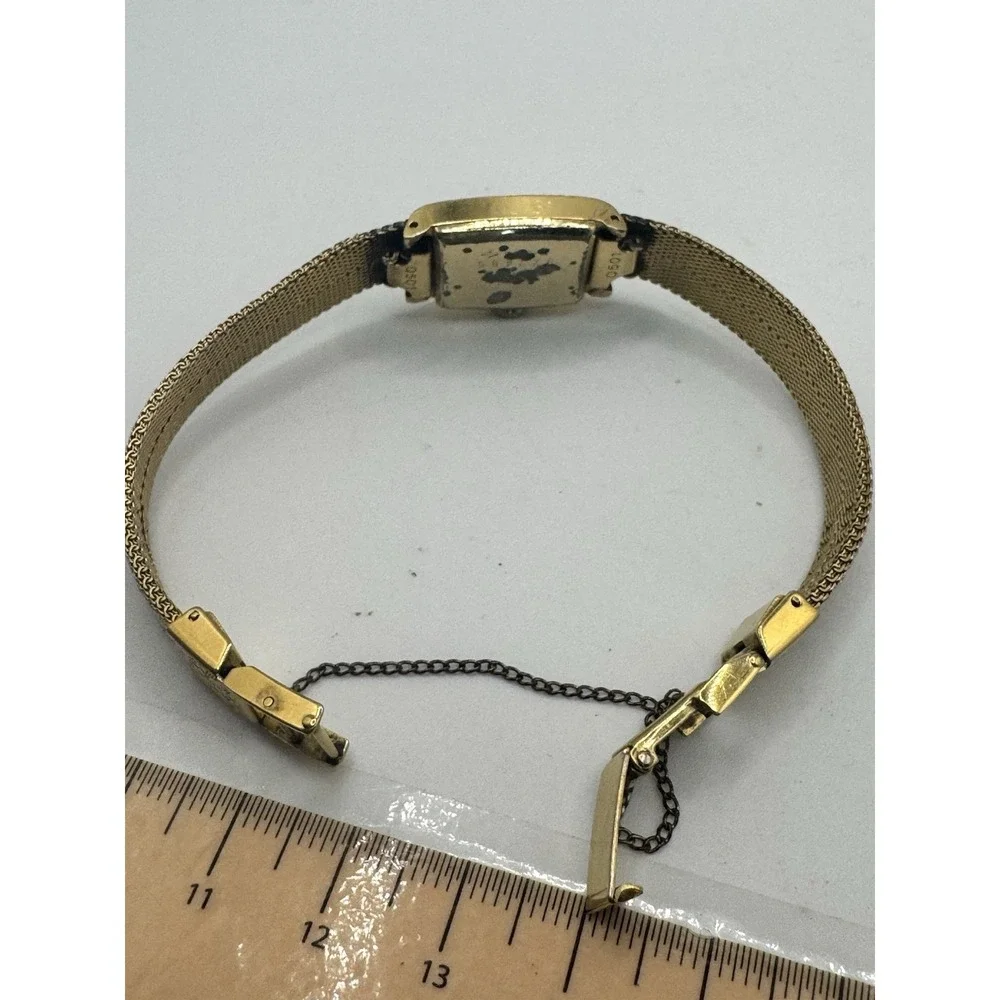 Vintage Seiko Gold Tone Mesh Band Cocktail Watch Textured Bezel Untested